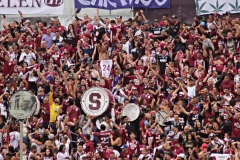 ¿Cuánto cuesta ser socio de Saprissa y cuál es el precio de la anualidad?