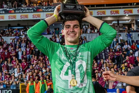 Saprissa podría perder a Abraham Madriz antes de lo previsto y Hernán Medford ya lo sabe: "Tiene opciones de irse"