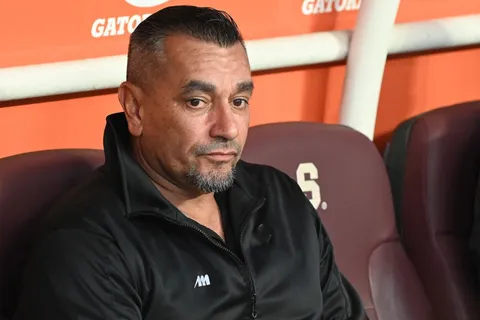 José Giacone no cumple con lo que criticaba.