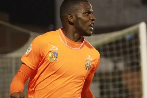 Joseph Cox se va a jugar a Sudamérica