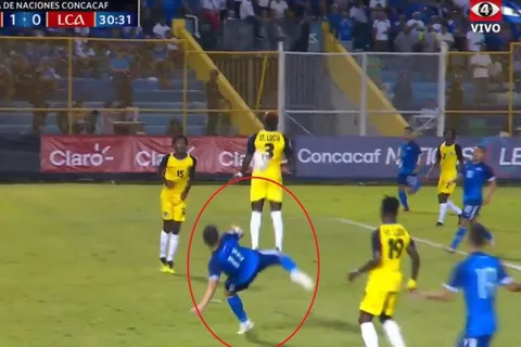 Casi le sale la acrobacia a Fito para convertirse en goleador histórico de La Selecta