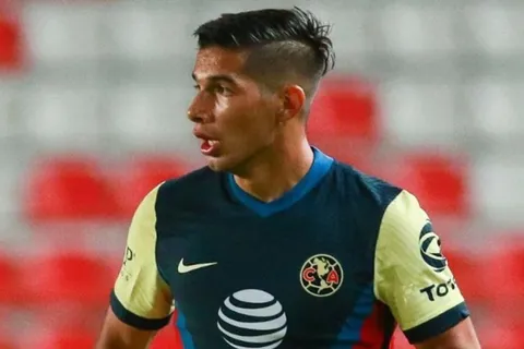 Chucho López casi no suma minutos en el América desde que eligió Guatemala