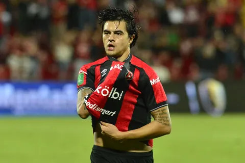 Tras el adiós a Diego Campos, Alajuelense confirma una nueva salida y a los manudos se les estruja el corazón
