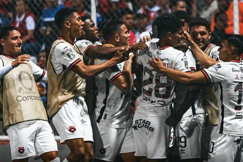 Alajuelense en busca del triplete: ¿Cuántas veces lo logró un club de Costa Rica?