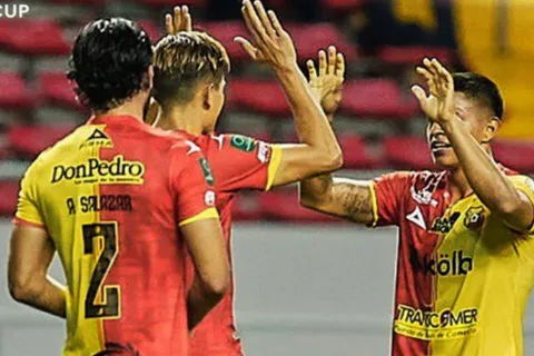 Copa Centroamericana: Herediano se impone a Real España y toma el liderato