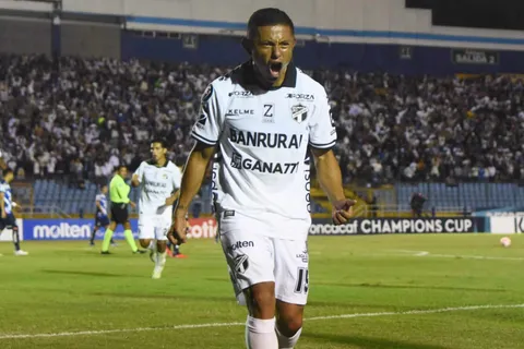 Comunicaciones-Carlos Mejía