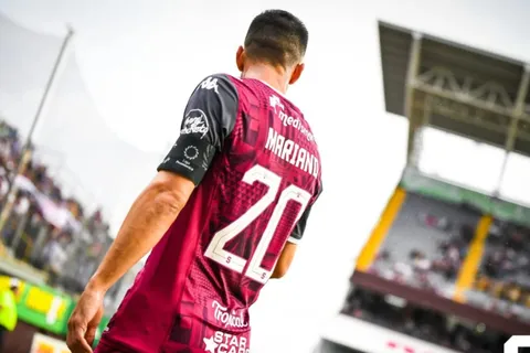 Mariano Torres le responde a los detractores y se mete con el tema más delicado en Saprissa