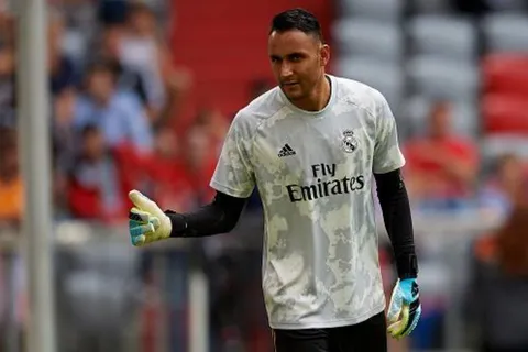 “¿Santiago Bernabéu reencarnó en Keylor Navas?”, pregunta diario AS tras curiosa foto