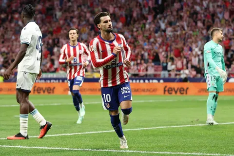 Álex Baena celebró el cuarto gol del Atlético ante Osasuna