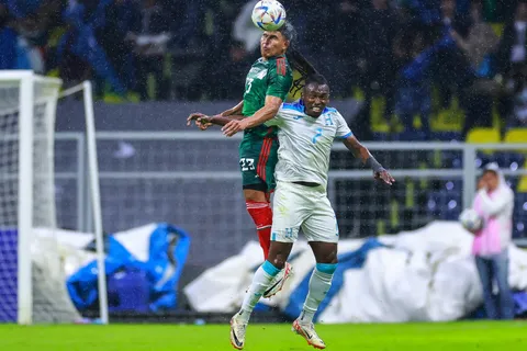 Alberth Elis dio a conocer por qué no opinó del arbitraje del México vs Honduras