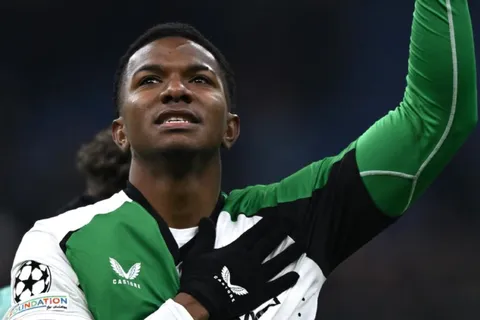 Lo confirman en Europa: Jeyland Mitchell recibió la notificación que no quería escuchar en Feyenoord