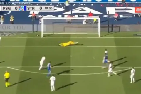 La primer gran atajada de Keylor Navas en el PSG