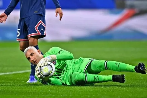 Medios de Europa a los pies de Keylor Navas por salvar al PSG