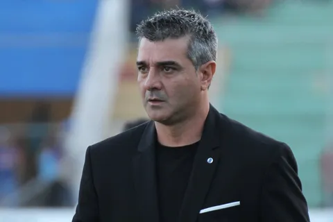 Diego Vázquez arremete contra la Liga Nacional tras volver a ser castigado