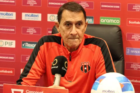 Alexandre Guimaraes toma una fuerte determinación.