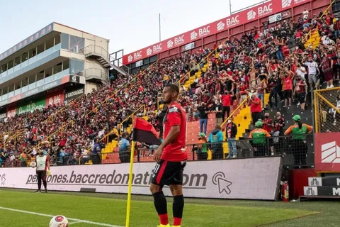 Alajuelense anuncia precios de boletos para semifinal ante Saprissa