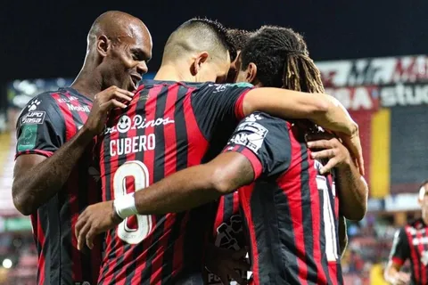 Alajuelense confirma su primera baja