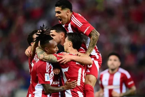 Mendilibar tomó su decisión: Luis Palma reaparece con Olympiacos para levantar la copa