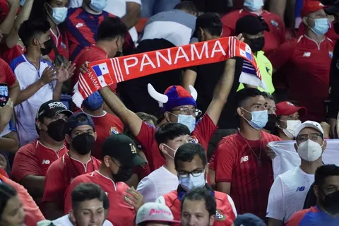 Panamá es sancionado otra vez por la FIFA debido a la invasión de campo