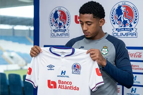Ni Europa, ni la MLS: el destino que ya espera al Choco Lozano tras su amargo adiós al Santos Laguna