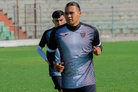 Carlos "Gullit" Peña se marcha de Antigua
