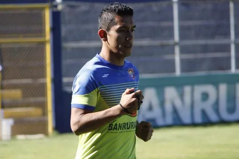 Juan Carlos Silva evaluó el nivel futbolístico de Guatemala en portal mexicano