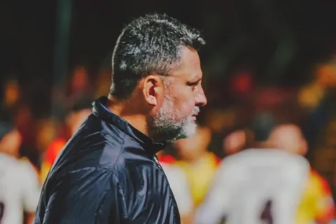 Jafet Soto quedó muy molesto con sus jugadores. (UNAFUT)