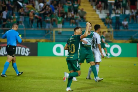 Marathón ganó la ida ante Alianza.