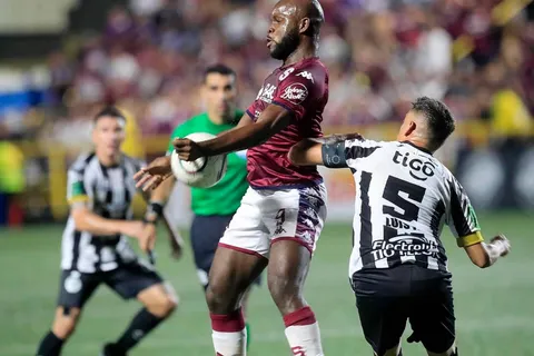 Saprissa venció 2-0 a Sporting FC y recuperó la sonrisa (VIDEO)