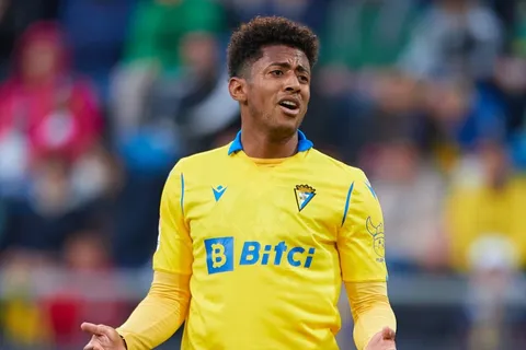 Cádiz y Choco Lozano todavía no aseguran su permanencia
