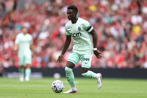 Liverpool avanza por el regreso de Julian Ward tras la salida de Richard Hughes al Al-Hilal