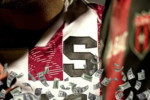 Las diferencias económicas entre Alajuelense y Saprissa.