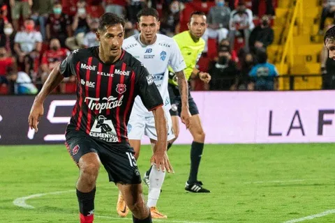 "Estamos haciendo todo bien" señala Celso Borges tras empate ante el penúltimo de la tabla