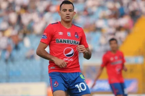 Municipal despide a Marco Pappa