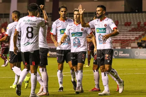 Alajuelense ya tiene un máximo candidato para ocupar el banquillo
