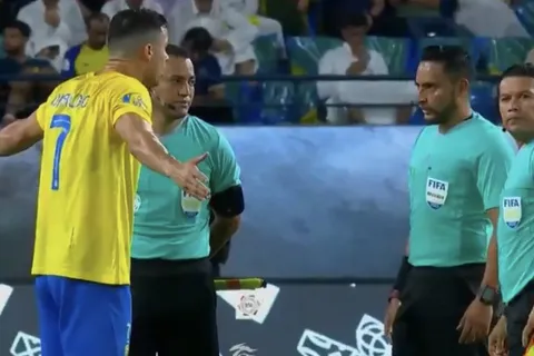 El tremendo enfado de Cristiano Ronaldo con el hondureño Said Martínez en la Liga de Arabia Saudita (VIDEO)