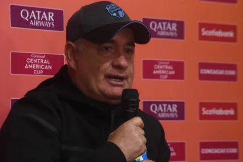 Willy Olivera presume que Comunicaciones es el único guatemalteco en una competición internacional