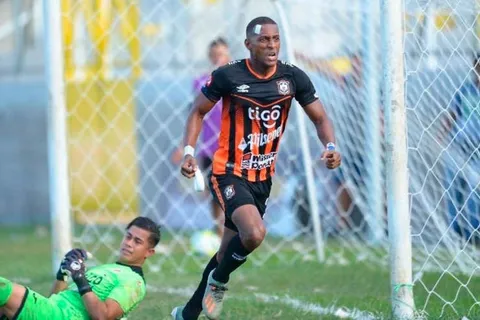 Nicolás Muñoz le puso picante a la victoria de Águila en el clásico