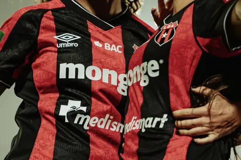 Alajuelense presentó una nueva incorporación.
