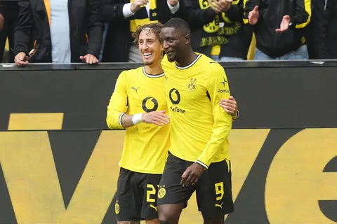 Manchester United monitorea a Guirassy para enero si Zirkzee sale del club