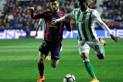 Junior Firpo participó en trágico estreno del Betis