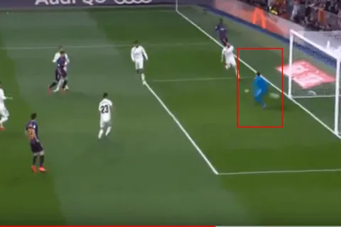 Keylor no pudo hacer nada en el gol de Luis Suarez
