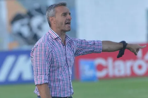 Pablo Lavallén tendrá su revancha en Honduras: regresa para dirigir a un grande