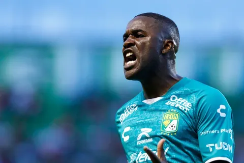 Director deportivo del Club León se pronunció sobre la posible marcha de Campbell al Saprissa