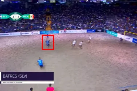 Trallazo de Rubén Batres, nominado entre los 10 mejores goles del año
