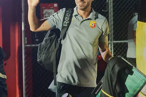 Yendrick Ruiz dirigió a Herediano vs. Cartaginés por la sanción a Jafet Soto.