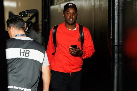 Joel Campbell en el ojo de la tormenta.