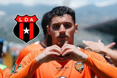 "Iniciarán pretemporada": Doryan Rodríguez y otro juvenil del CAR regresan a Alajuelense bajo las órdenes de Ismael Rescalvo
