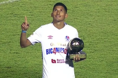 "Todo acordado": José Mario Pinto se marcharía y sería dirigido por esta leyenda de Olimpia en su nuevo club