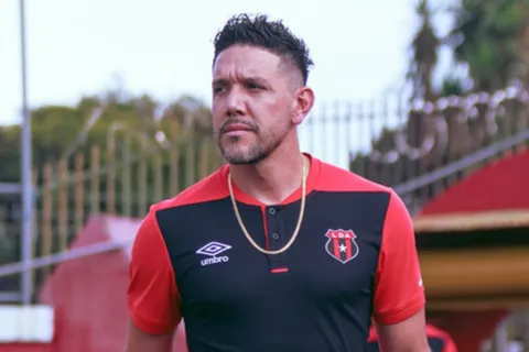 Leonel Moreira en Alajuelense.